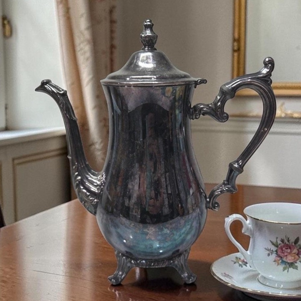 WM Rogers 800 Silver Plate Lidded Coffee Pot, Vintage Silverplate Teapot